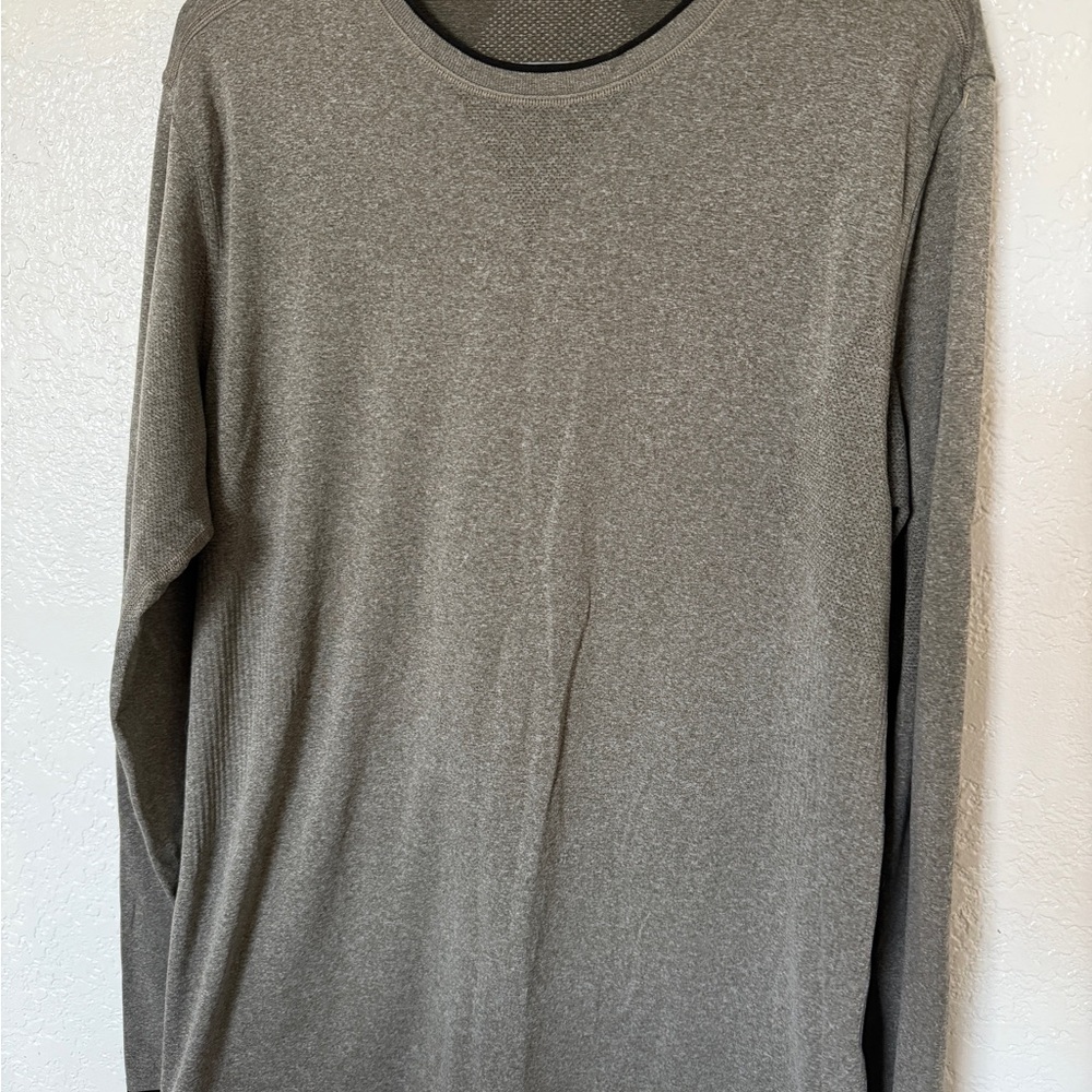 Lululemon Men’s Light Green/Gray Long Sleeve Shirt